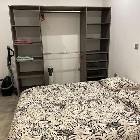 Daire T2 St Esprit Avec Parking *